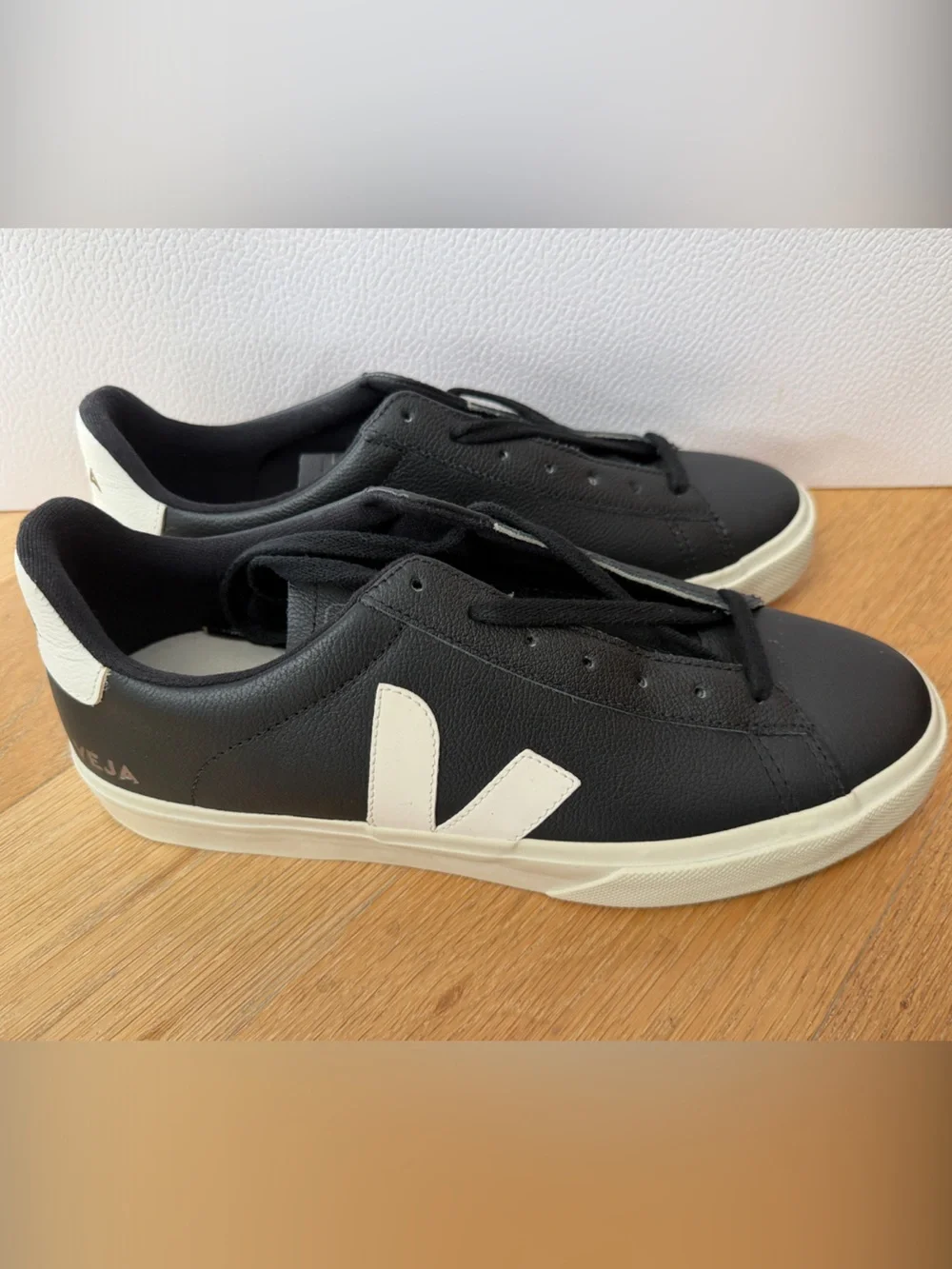 VEJA Campo Leather Black White - Size 11 Men’s